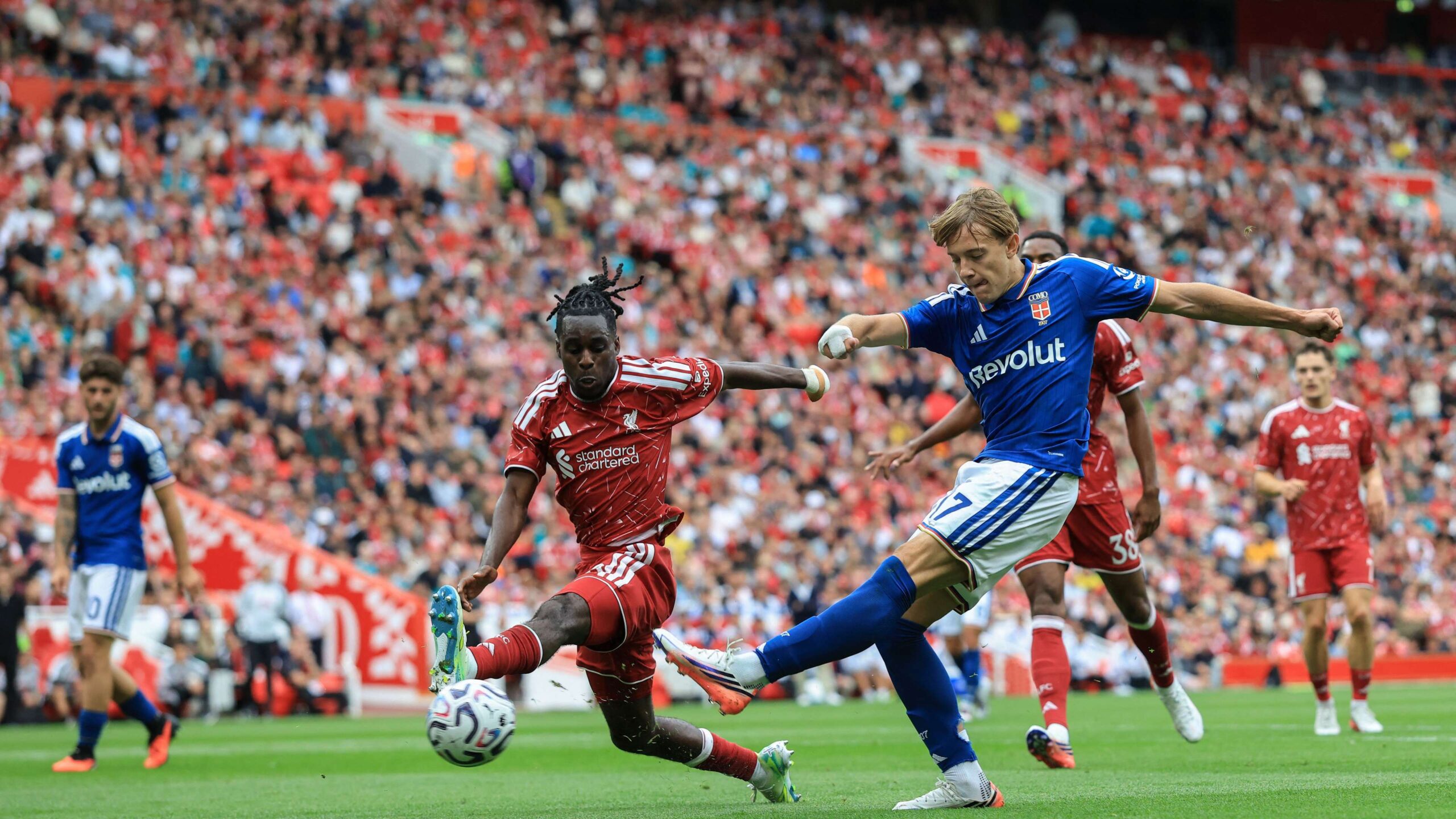 LFCTV ขอโทษสดหลังภาพบาดเจ็บรุนแรงของ อัลเบร์โต้ ดอสเซนา ในเกมอุ่นเครื่อง ลิเวอร์พูล พบ โคโม
