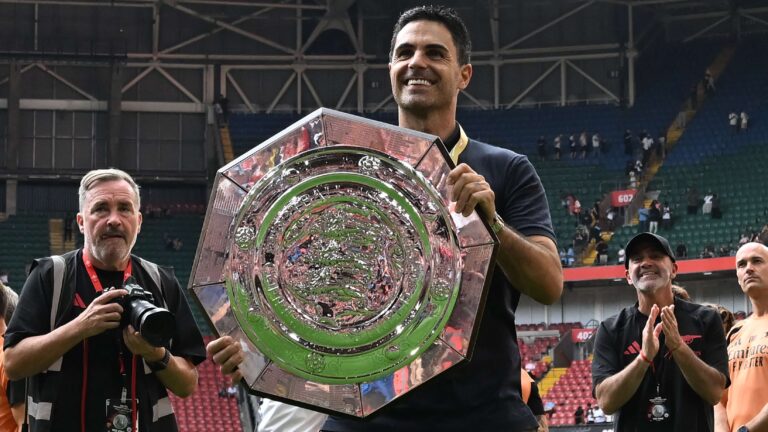 อาร์เซน่อลคว้า Community Shield อาร์เตตายกย่องฟอร์มโดดเด่นหลังถล่มแมนเชสเตอร์ ซิตี้