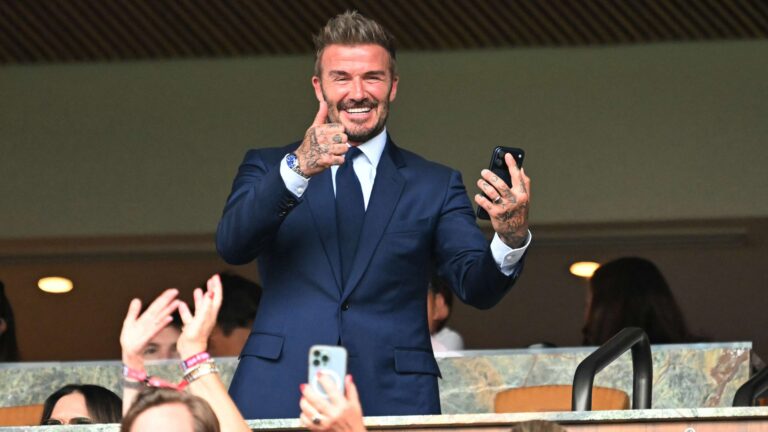 ยศ Sir ของเดวิด เบ็คแฮมถูกชะงักเพราะปัญหาภาษี เปิดเผยในหนังสือ Brand Beckham