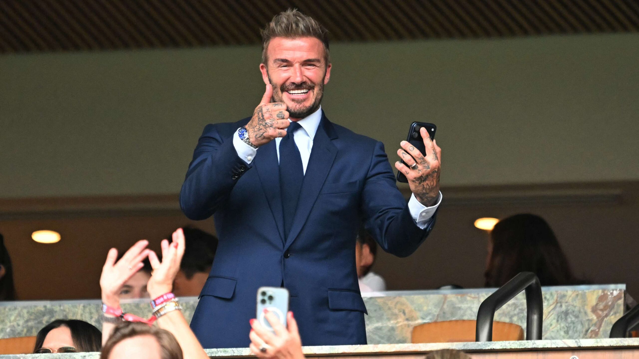 ยศ Sir ของเดวิด เบ็คแฮมถูกชะงักเพราะปัญหาภาษี เปิดเผยในหนังสือ Brand Beckham