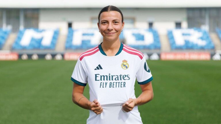 อาริอานนา คารูโซ ย้ายร่วมเรอัล มาดริด ด้วยค่าตัวสถิติ เป็นผู้เล่นอิตาลีคนแรกในโลส บลองโกส