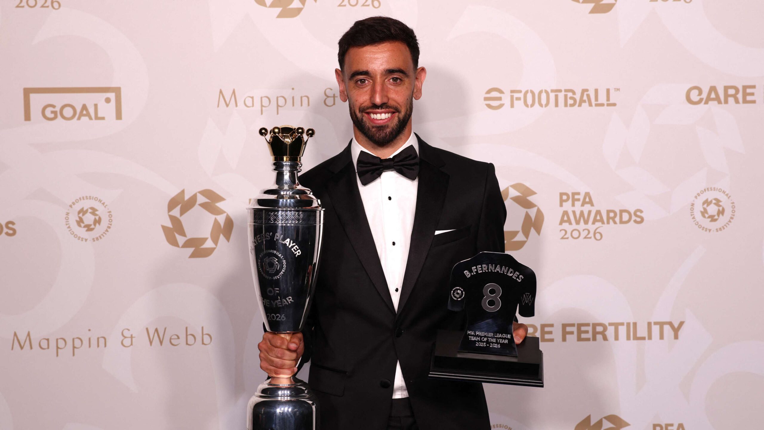 บรูโน เฟร์นันเดส คว้ารางวัลนักเตะยอดเยี่ยม PFA ประจำฤดูกาล 2025-26 พร้อมเผยโหวตให้ผู้เล่นอาร์เซนอล