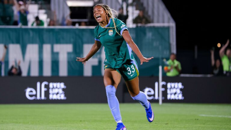 นอร์ทแครโรไลนา เคอร์จ ขึ้นจ่าฝูง NWSL Power Rankings หลัง Ashley Sanchez ทำแฮตทริกทำลายสถิติยิงประตูฤดูกาล