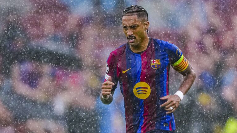 ราฟินญา ปัดตอบ Ballon d'Or หลังซัดสองประตูช่วยบาร์เซโลนาเปิดฉาก ยูฟ่า แชมเปี้ยนส์ ลีก