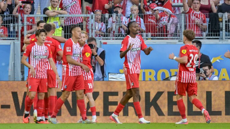 เอสซี ไฟร์บวร์กขึ้นจ่าฝูงบุนเดสลีกา หลังถล่มบอร์กเซีย มึนเช่นกลัดบัค 5-0
