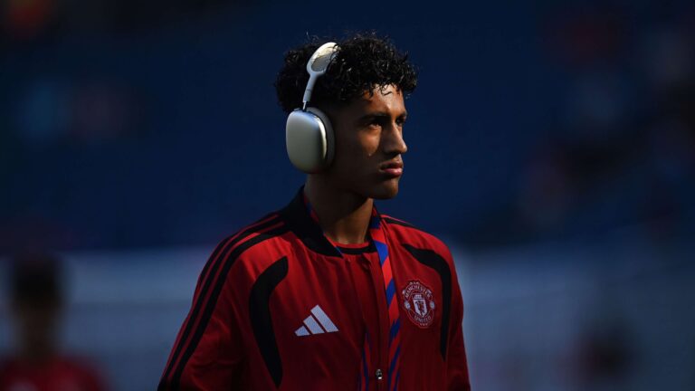 รอย คีน กระตุ้น เจเจ กาเบรียล อดทน หลังขอออกจาก แมนเชสเตอร์ ยูไนเต็ด ขณะมีความสนใจจากอาร์เซนอล