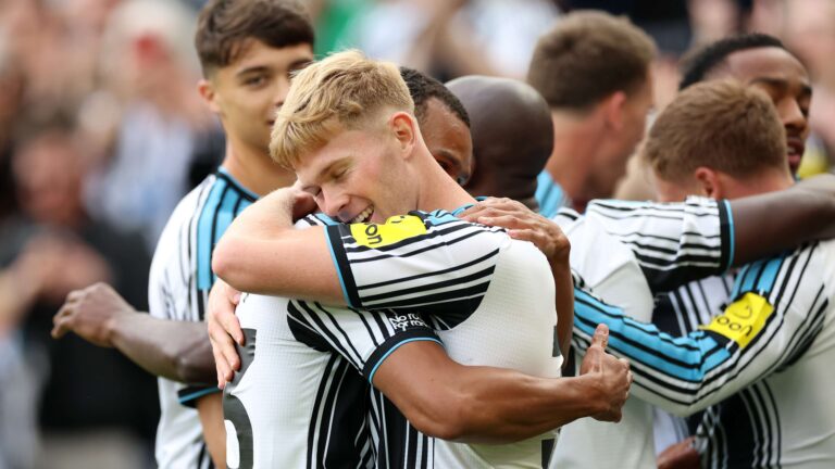 นิวคาสเซิล ยูไนเต็ด ฟื้นฟูฟอร์ม บุกเฉือน ฮัลล์ ซิตี้ 2-1 ในพรีเมียร์ลีก