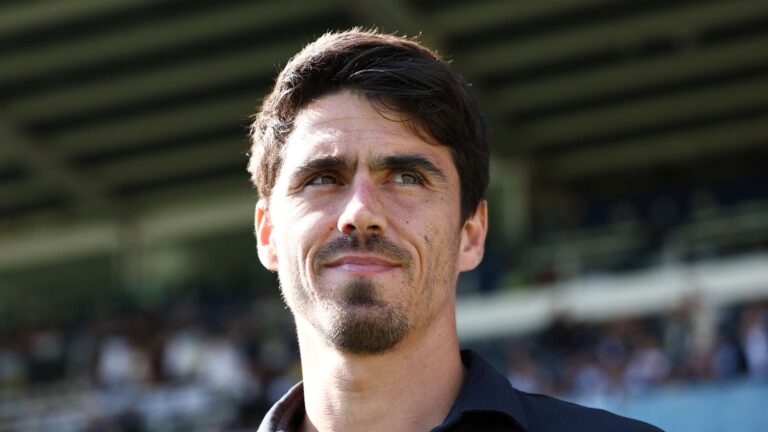 คาร์ลอส คูเอสตา ออกจาก Parma แบบร่วมกัน หลังขัดแย้งแผนงานอนาคต