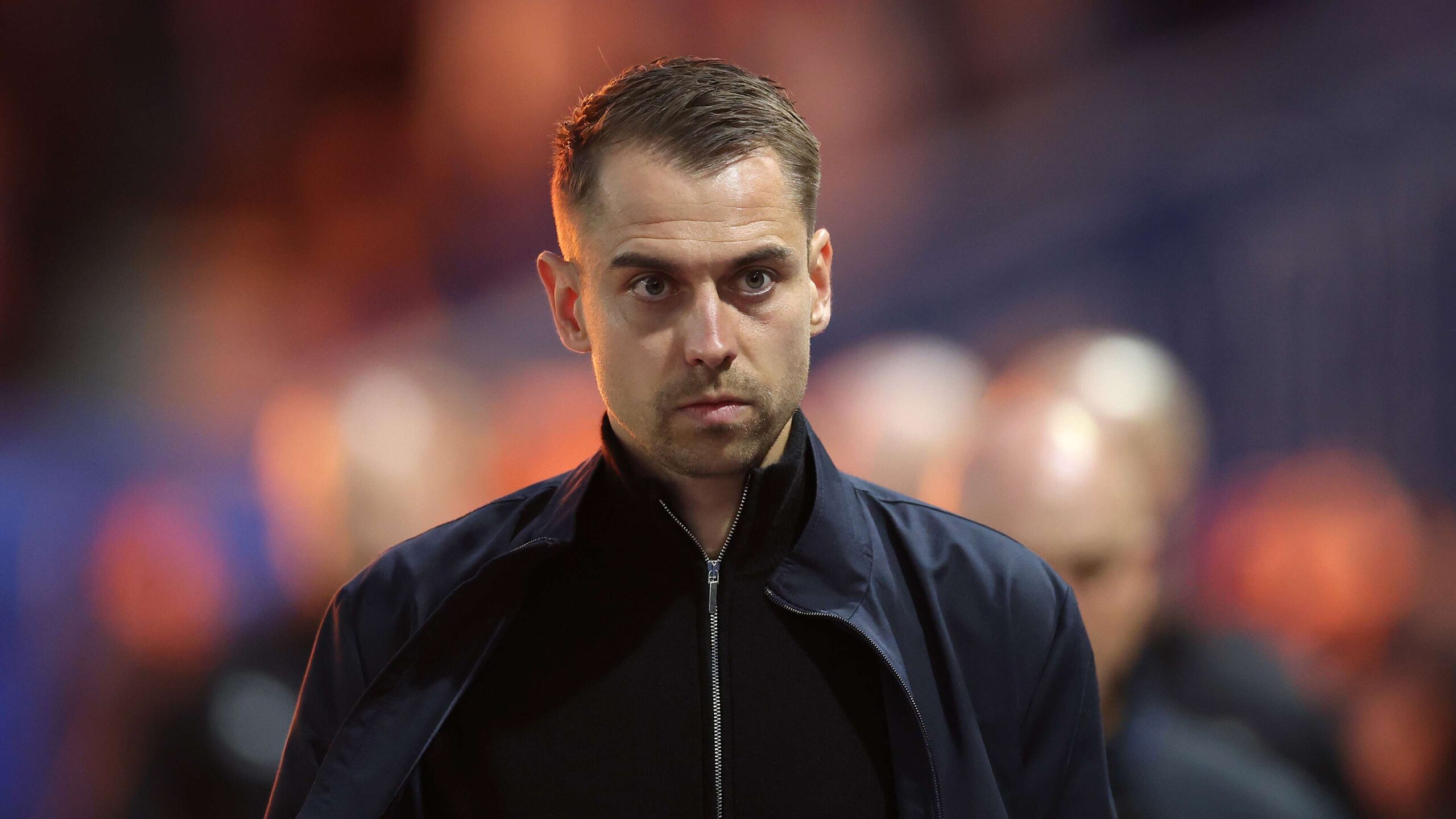 ทอนดา เอเคิร์ท โค้ชเซาธ์แฮมป์ตัน ได้รับแบนชั่วคราวหกสัปดาห์และค่าปรับ 28,000 ปอนด์จากกรณี Spygate